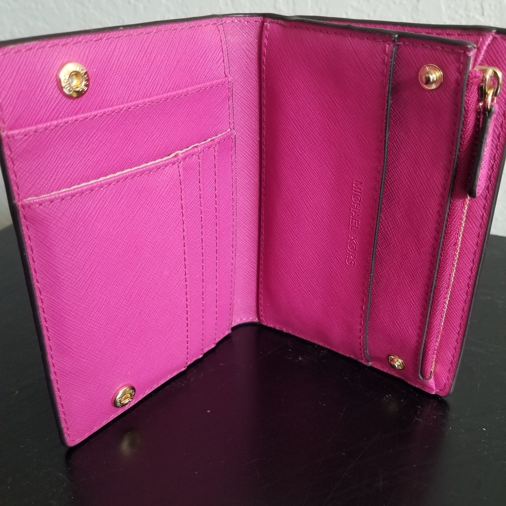 Michael Kors Wallet - Picture 2 of 2